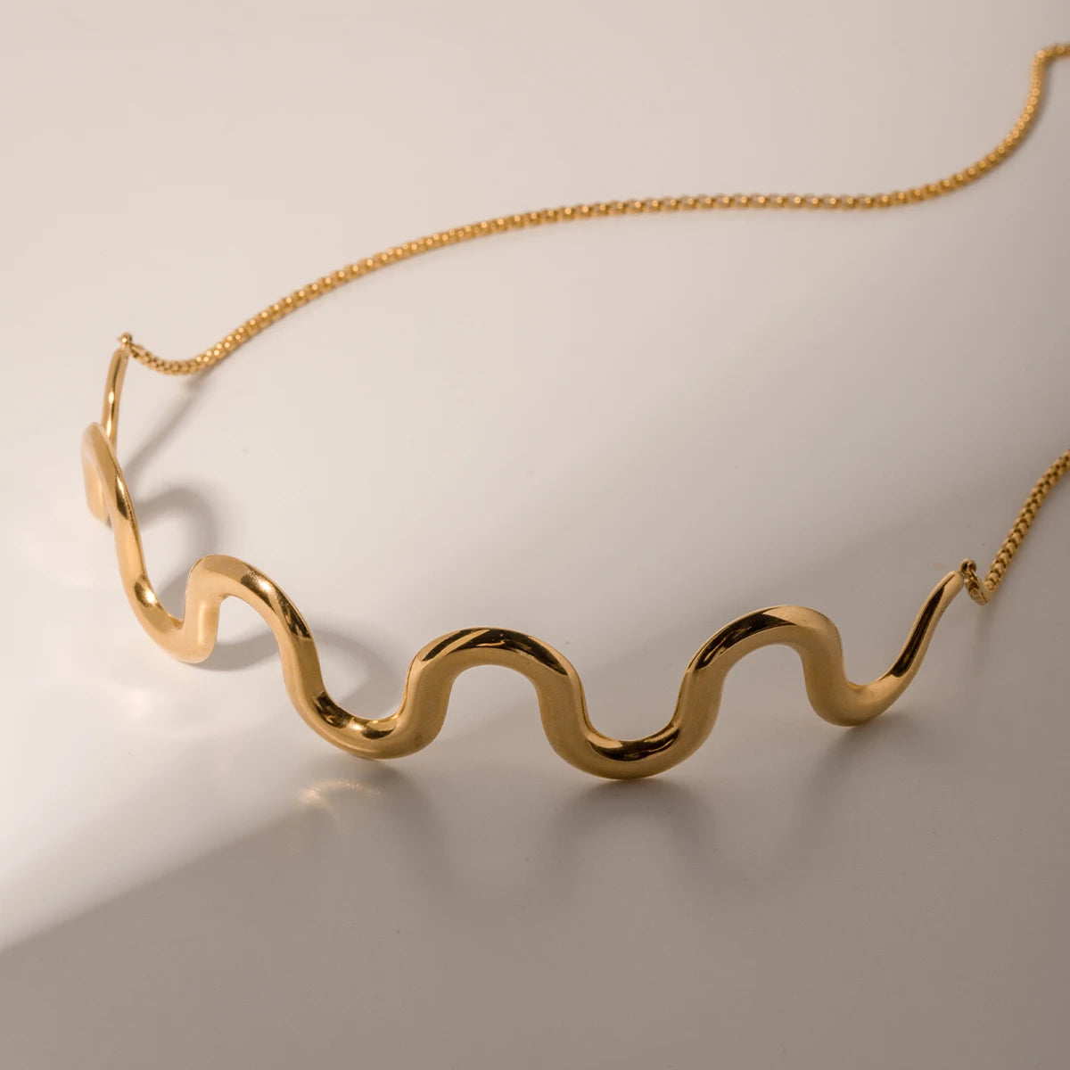 Wave Pull-Out Necklace